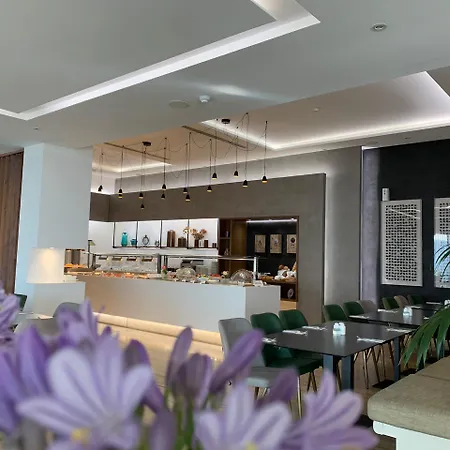 Droushia Heights Ξενοδοχείο 4*