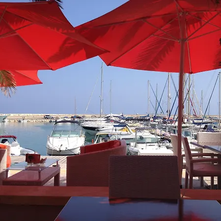 호텔 Droushia Heights 4*