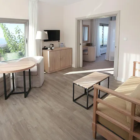 호텔 Droushia Heights 4*