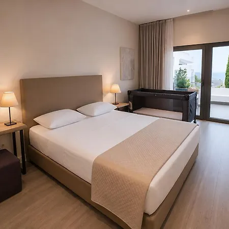 Droushia Heights Hotel 4*
